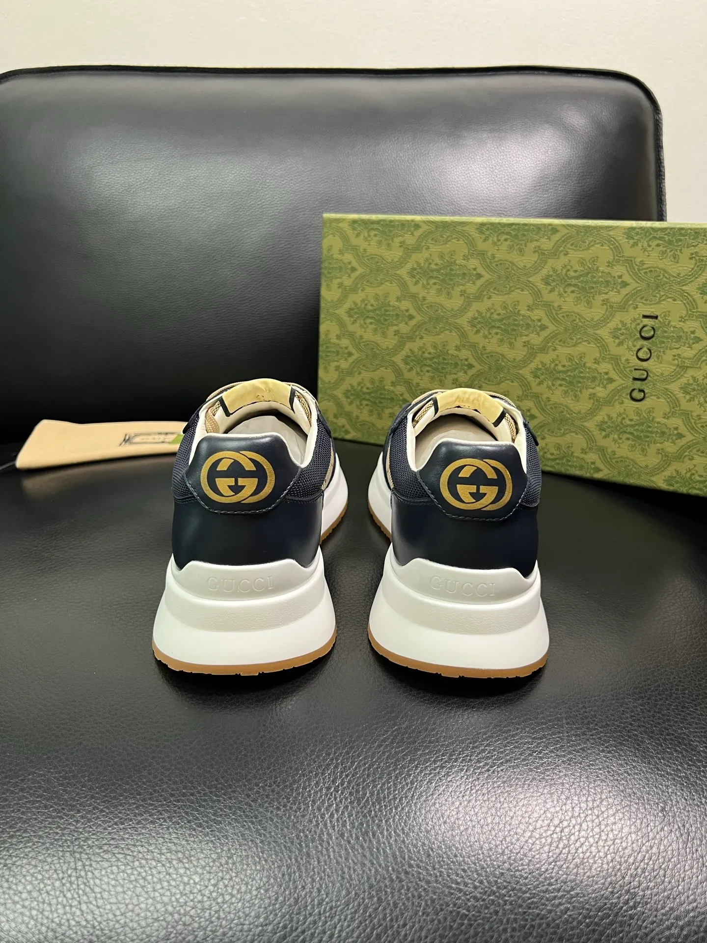Men's shoes 💰800 Gucci top purchasing Gucci counter new model, original factory configuration of imported cowhide from Italy with printed cloth fabric, imported cowhide lining, breathable and comfortable, sole: original factory special sole is super comfortable, original factory and single goods are high quality, welcome to compare, code number 38-44 (customized 45 46) 85865